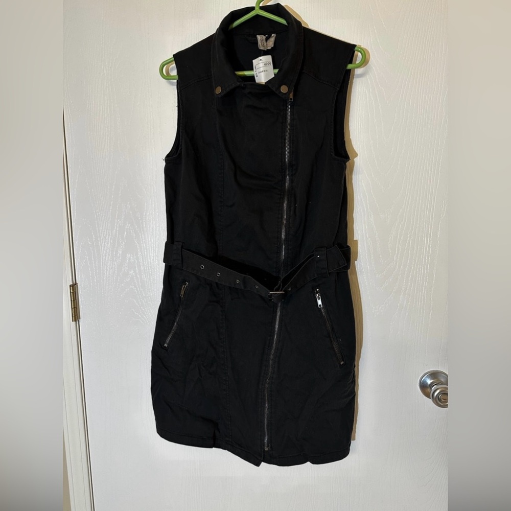 Black zip dress with belt - women’s 14